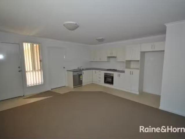 Cheap 64B Peppermint Drive, WORRIGEE Townhouse for rent Liste.