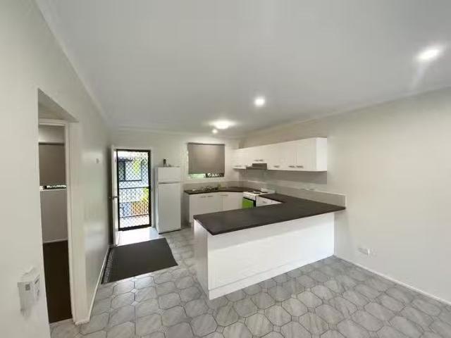 Charming 6/5 Border Drive, Cannonvale, QLD 4802
