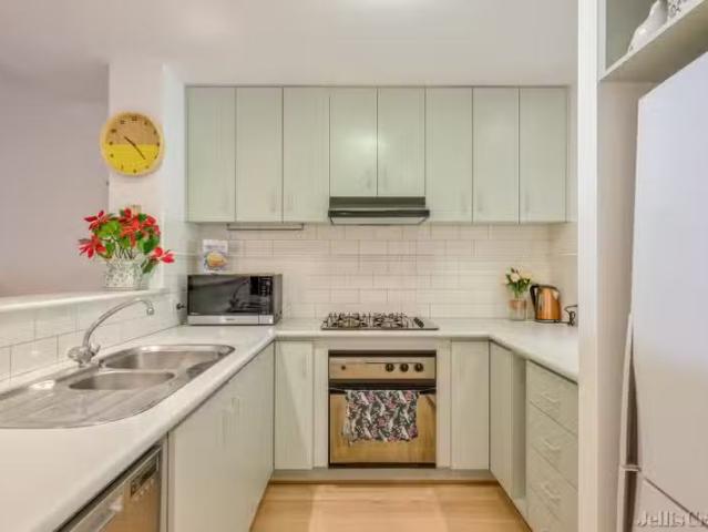 New 6/79 Field Street, Clifton Hill VIC 3068