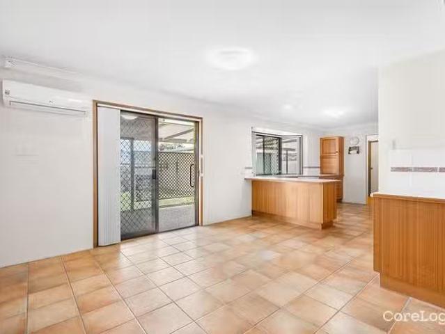 Charming 69 School Road, Wynnum West, QLD 4178