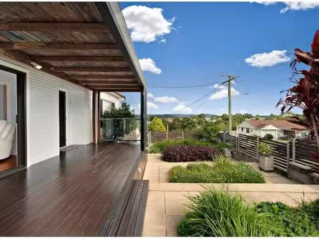 New 6 Thompson Street, Charlestown House for rent Listed by R.