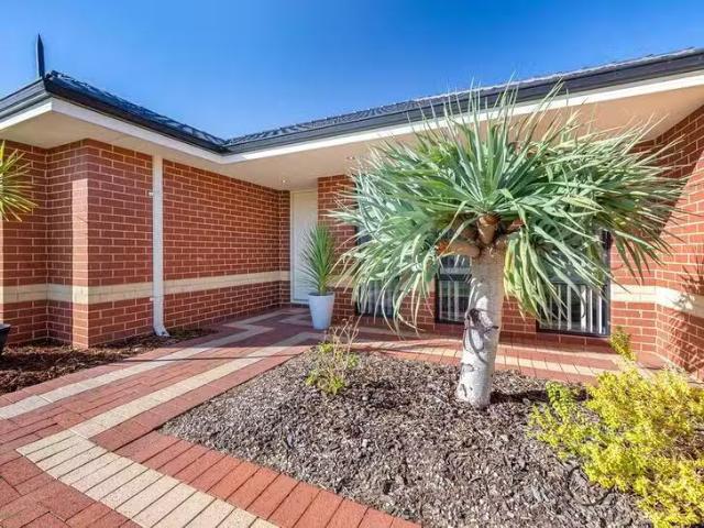Deal! 6 Whitemoss Turn, Waikiki, WA 6169