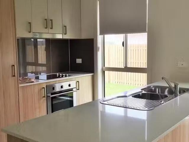 Nice 6 Yanuca Street, Burdell, QLD 4818