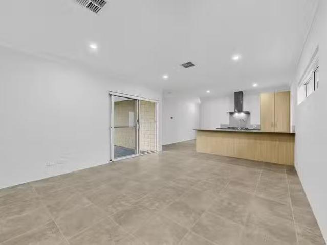 Charming 6 Yeeda Way, South Yunderup, WA 6208