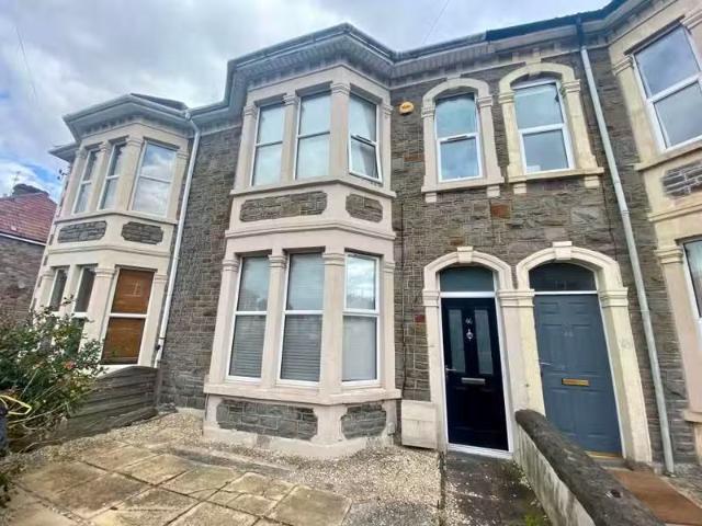 Cozy 6 BA 5 bedroom terraced house for rent in Victoria Street.