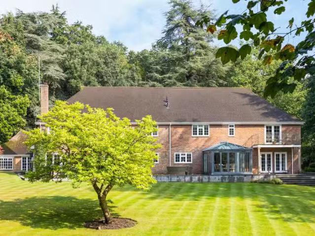 Cheap 6 BA 8 bedroom property to let in Church Road, St. Johns.