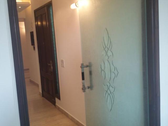 Rental | 6 BHK 100 Sq.Yd. Villa in Sector 63A