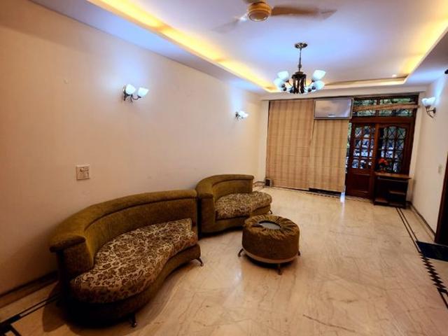 Rental | 6+ BHK 200 Sq.Yd. Villa in Vasant Kunj
