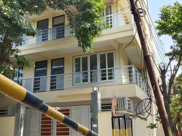 Rental | 6+ BHK + 300 Sq.Ft. Villa in Sector 48