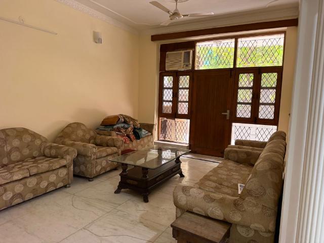Rental | 6 BHK + 4000 Sq.Ft. Independent House in RWA Apartments Sector 41