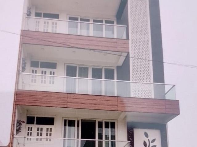 Rental | 6 BHK + 5000 Sq.Ft. Independent House in Jaypee Kensington Boulevard