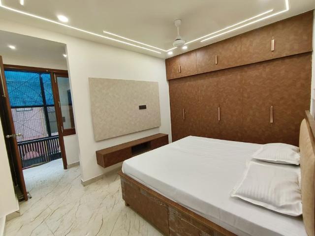 Rental | 6+ BHK 500 Sq.Yd. Apartment in New Friends Colony