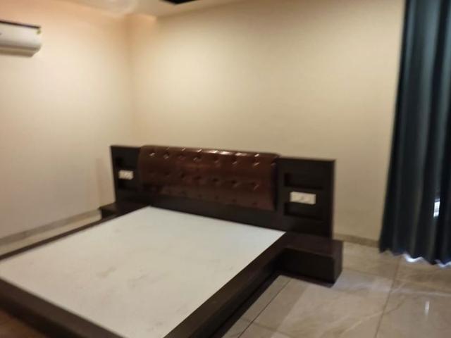 Rental | 6 BHK + 500 Sq.Yd. Independent House in Sector 71