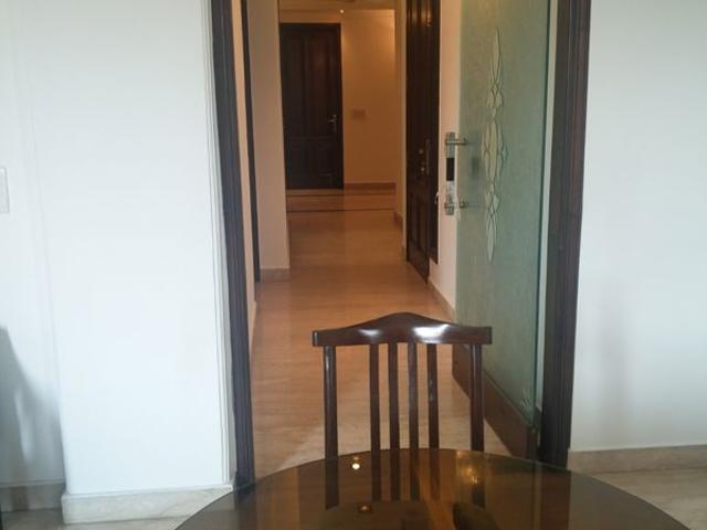Rental | 6+ BHK + Extra Room 300 Sq.Mt. Villa in Sector 93