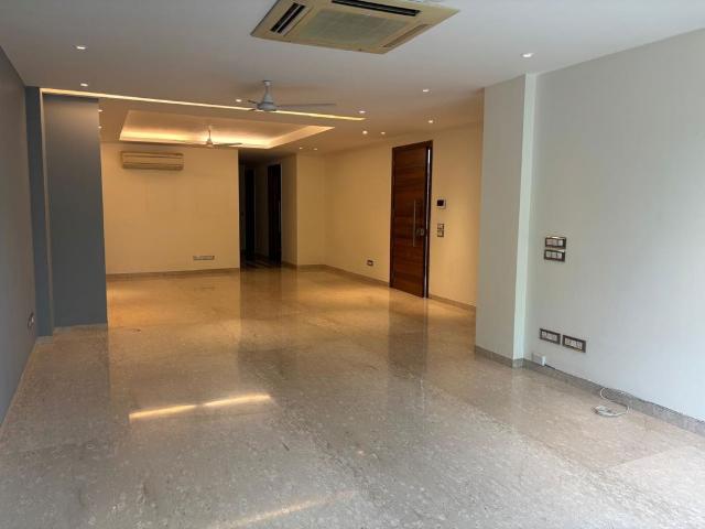 Rental | 6+ BHK + Extra Room 360 Sq.Yd. Villa in Sector 31