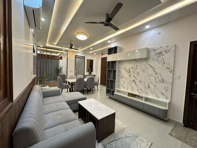 Rental | 6 BHK + Servant Room,Study Room 3500 Sq.Ft. Independent House in Gomti Nagar