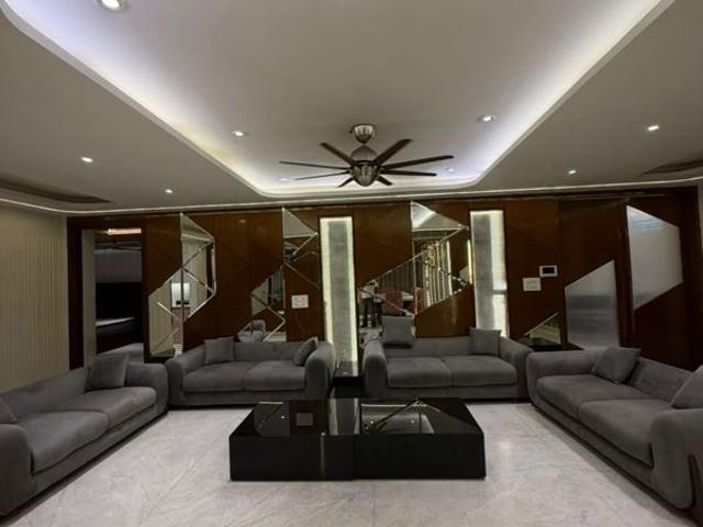 Rental | 6 BHK + Servant Room,Study Room,Extra Room 4000 Sq.Ft. Penthouse in Sushant Lok II