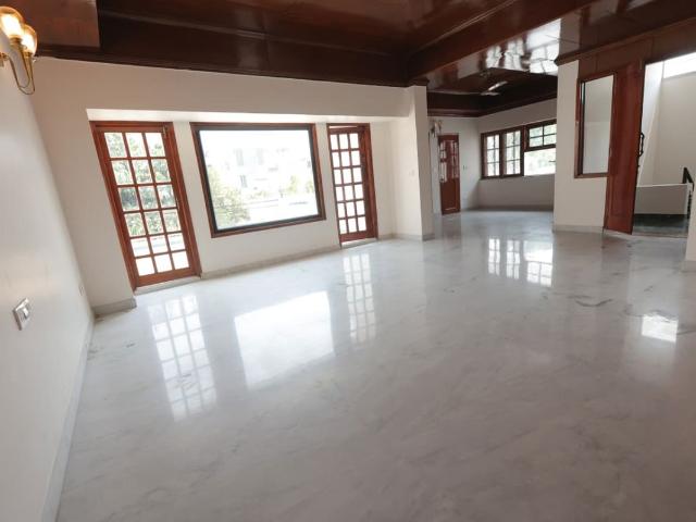 Rental | 6+ BHK + Servant Room,Study Room,Store Room 4500 Sq.Ft. Independent House in New Friends Colony
