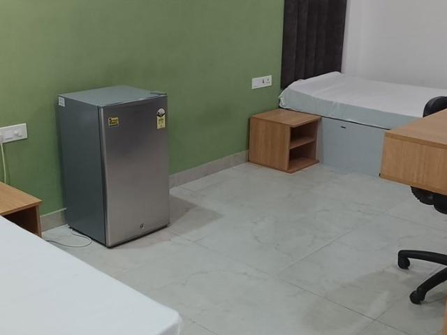 Rental | 6+ BHK + Servant Room 10000 Sq.Ft. Independent House in RWA Apartments Sector 116