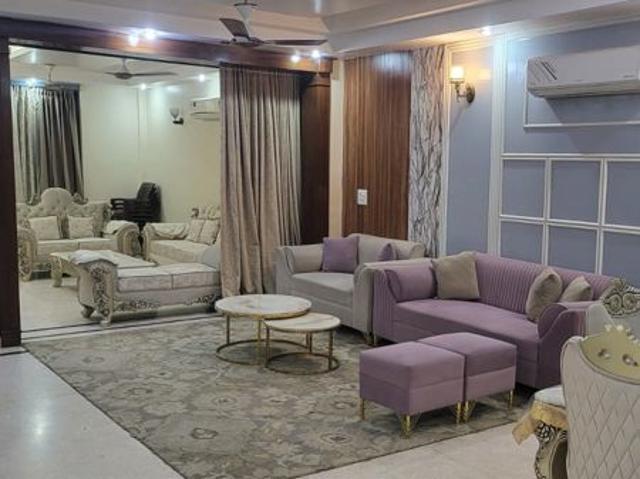 Rental | 6+ BHK + Servant Room 250 Sq.Mt. Independent House in Sector 50