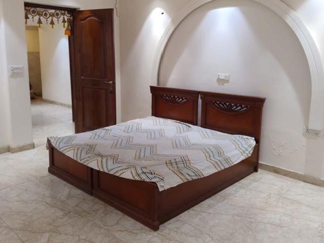 Rental | 6+ BHK + Store Room 300 Sq.Mt. Independent House in Sector 23