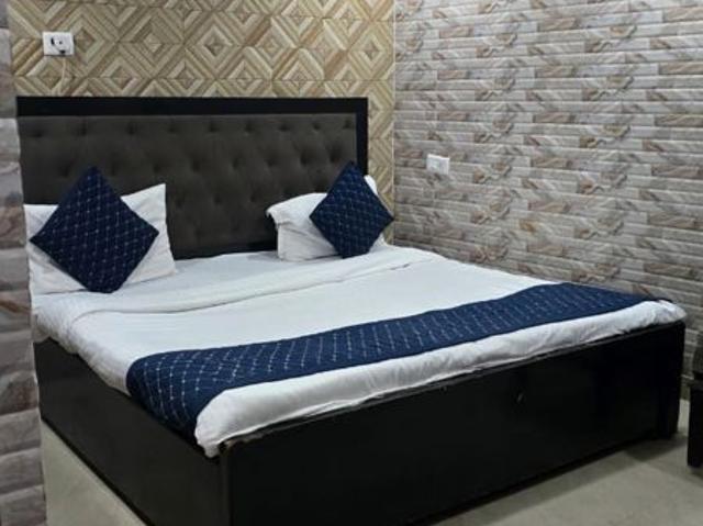 Rental | 6+ BHK + Pooja Room 2200 Sq.Ft. Independent House in Gomti Nagar