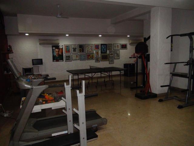 Rental | 6 BHK + Pooja Room,Servant Room,Study Room 6000 Sq.Ft. Independent House in Chanakyapuri