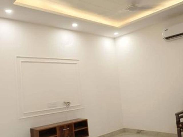 Rental | 6 BHK + Pooja Room,Servant Room,Study Room 200 Sq.Yd. Independent House in Saraswati Vihar