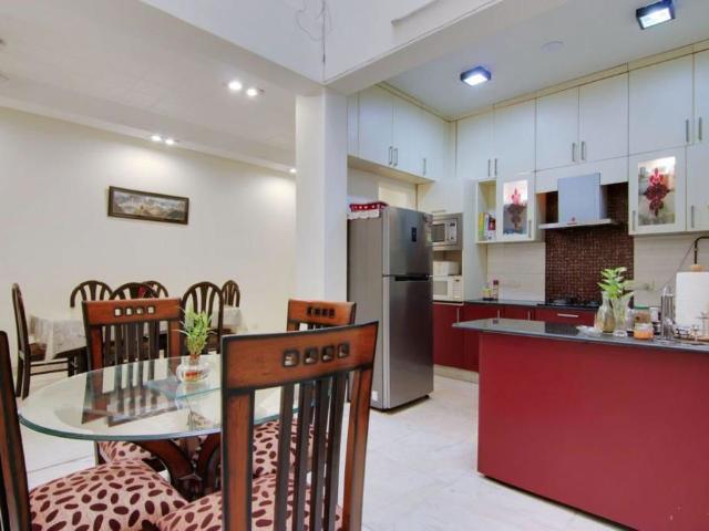 Rental | 6+ BHK + Pooja Room,Servant Room,Study Room,Extra Room,Basement,Store Room 450 Sq.Mt. Villa in Sector 72