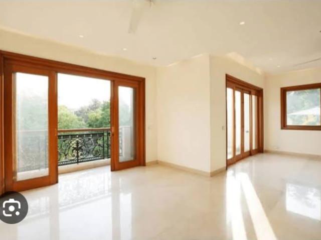 Rental | 6+ BHK + Pooja Room,Servant Room,Study Room,Extra Room,Basement,Store Room 7600 Sq.Ft. Independent House in Chanakyapuri