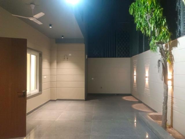 Rental | 6+ BHK + Pooja Room,Study Room,Extra Room,Store Room 350 Sq.Ft. Independent House in Sector 45