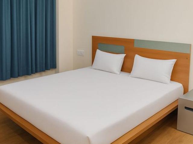 Rental | 6+ BHK + Pooja Room,Study Room 4500 Sq.Ft. Independent House in Sector 28