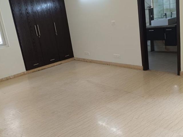 Rental | 6+ BHK + Prayer Room,Servant Room,Study Room,Extra Room,Store Room 500 Sq.Yd. Independent House in New Friends Colony