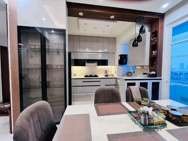 Rental | 6+ BHK + Prayer Room,Servant Room,Study Room,Extra Room,Store Room 7000 Sq.Ft. Villa in Bestech Park View Ananda Exclusive Villas