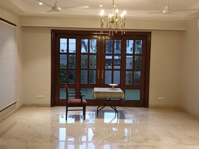 Rental | 6+ BHK + Prayer Room,Servant Room 4500 Sq.Ft. Independent House in Sector 8
