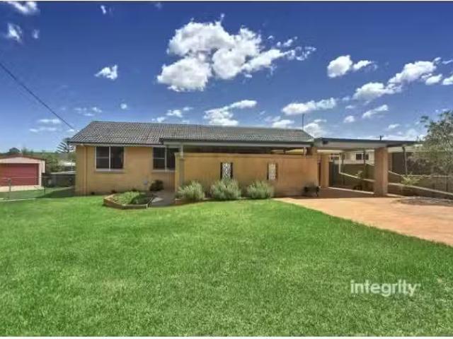 Nice 6 Bisdee Place, Nowra House for rent Listed by Christoph.