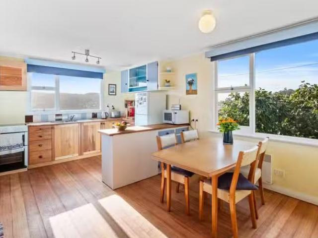 Cheap 6 Cleburne Street, KINGSTON, TAS 7050 House for Rent