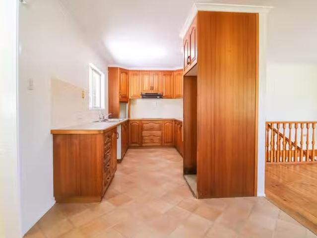 Just in! 6 Gidgee Court, Kin Kora, QLD 4680