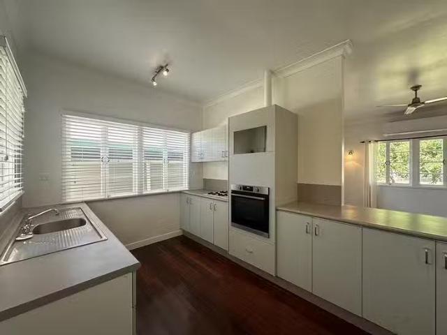 Charming 6 Heron Street, Longreach, QLD 4730