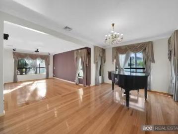 Deal! 6 Karen Court, Avondale Heights VIC 3034