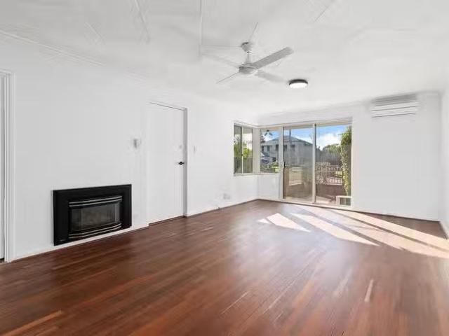 Deal! 6B Ripple Way, Bateman, WA 6150