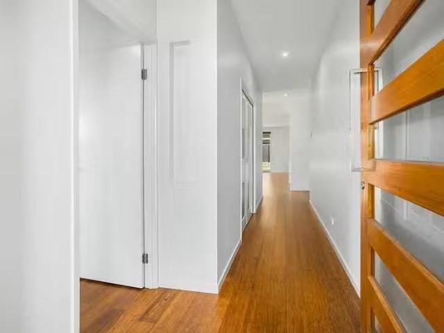 Rental! 70 Capricorn Crescent, Springfield Lakes, QLD 4300