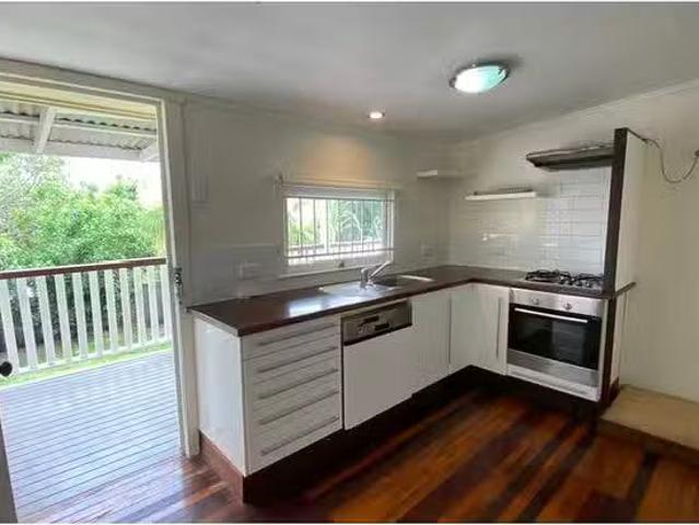 Cozy 70 Granville Street, West End, QLD 4101