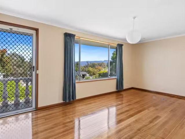 Cheap 70 Waratah Street, KINGSTON, TAS 7050 House for Rent