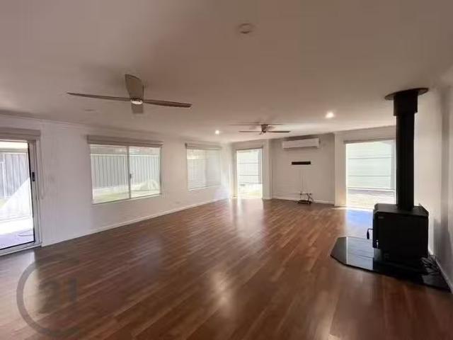 Just in! 7/17 Moira Road, Collie, WA 6225