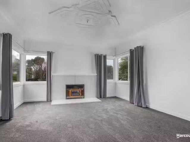 Nice 71 Simpson Street, SOMERSET, TAS 7322 House for Rent
