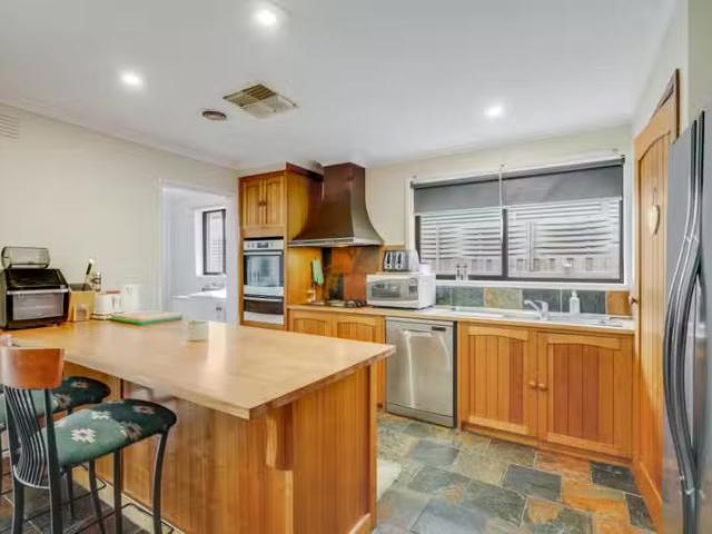 For Rent! 71 Thomas Street, South Morang VIC 3752