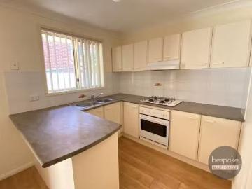 Cozy 7/2 Dutton Place, Glenmore Park Townhouse for rent Liste.