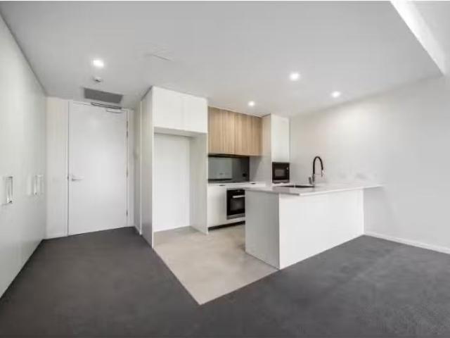 Just in! 73/81 Constitution Avenue, Campbell Apartment for ren.