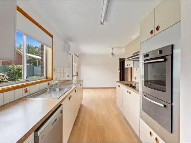 For Rent! 73 Miriyan Drive, Kelso House for rent Listed by Mc.